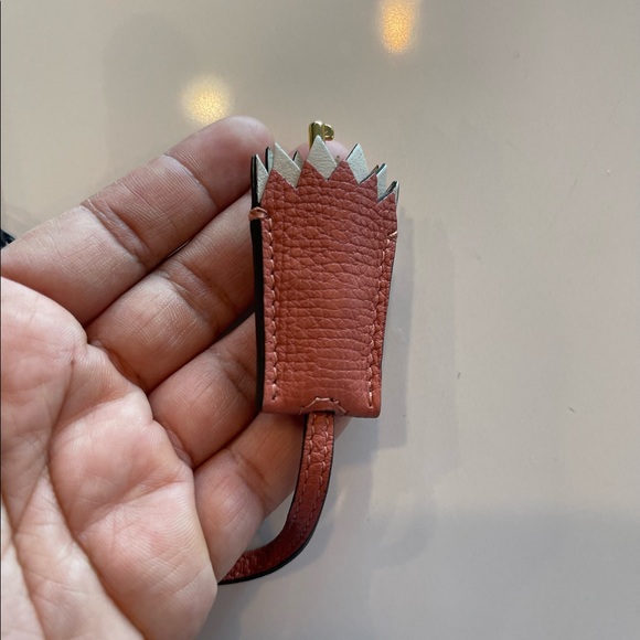 BURBERRY Pallas Head Charm With Lock & Key NWT - Picture 11 of 12